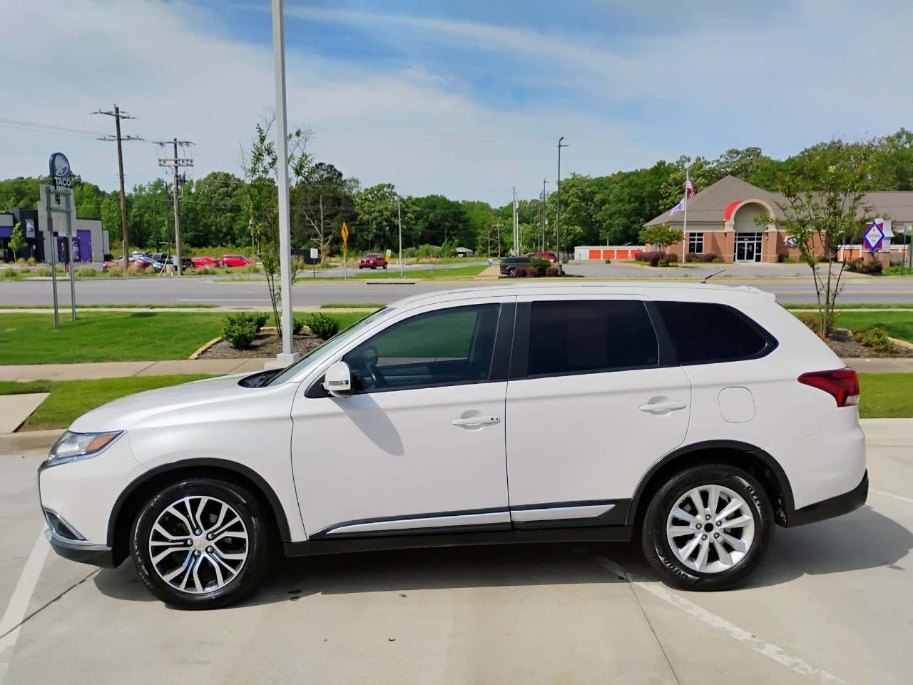 Mitsubishi Outlander 2WD 4dr SEL 2016