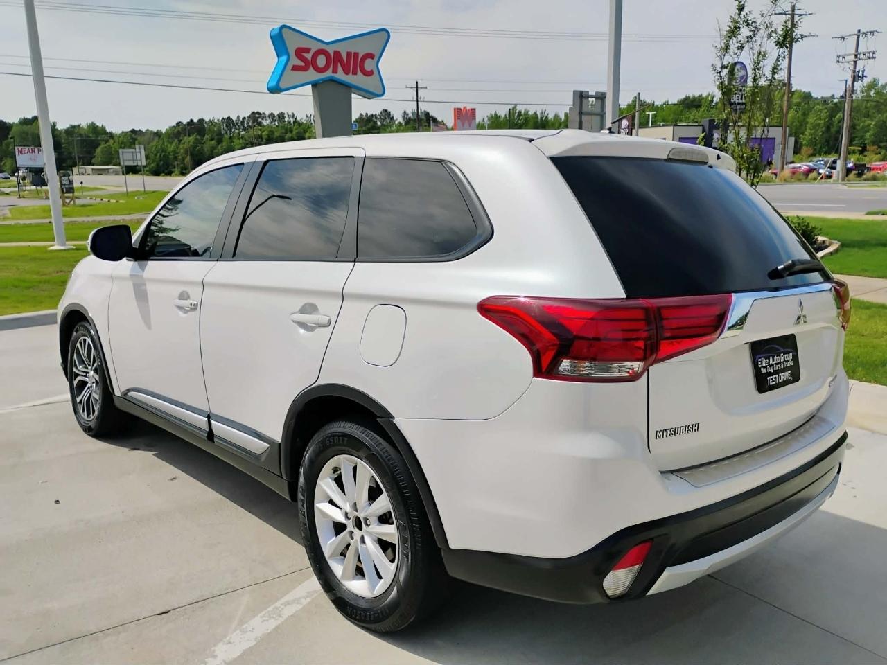 Mitsubishi Outlander 2WD 4dr SEL 2016