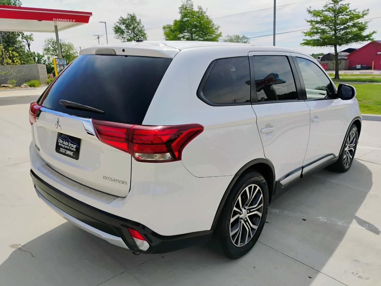 Mitsubishi Outlander 2WD 4dr SEL 2016