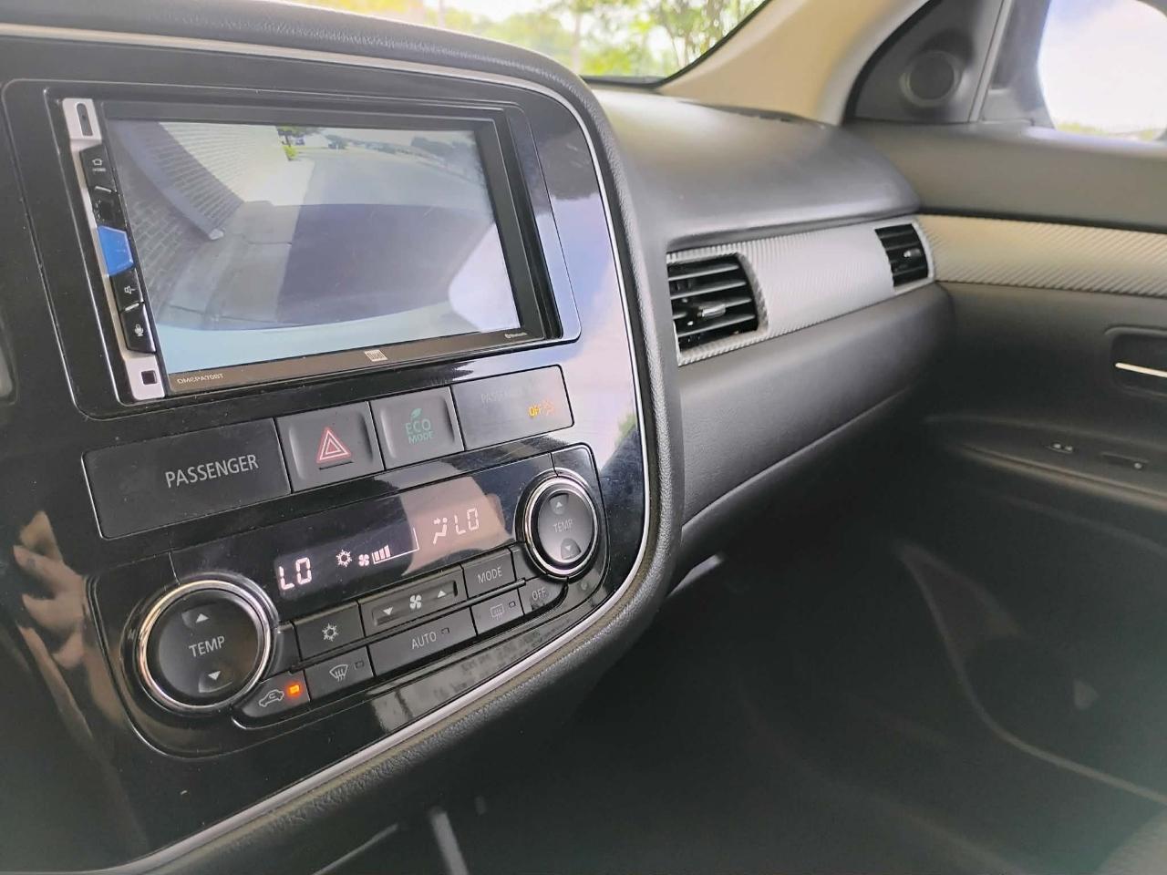 Mitsubishi Outlander 2WD 4dr SEL 2016