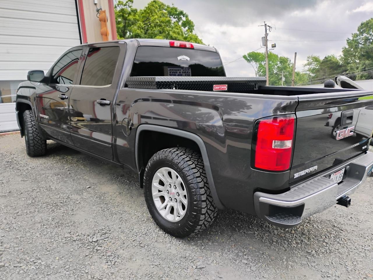 GMC Sierra 1500 4WD Crew Cab 143.5" SLE 2015