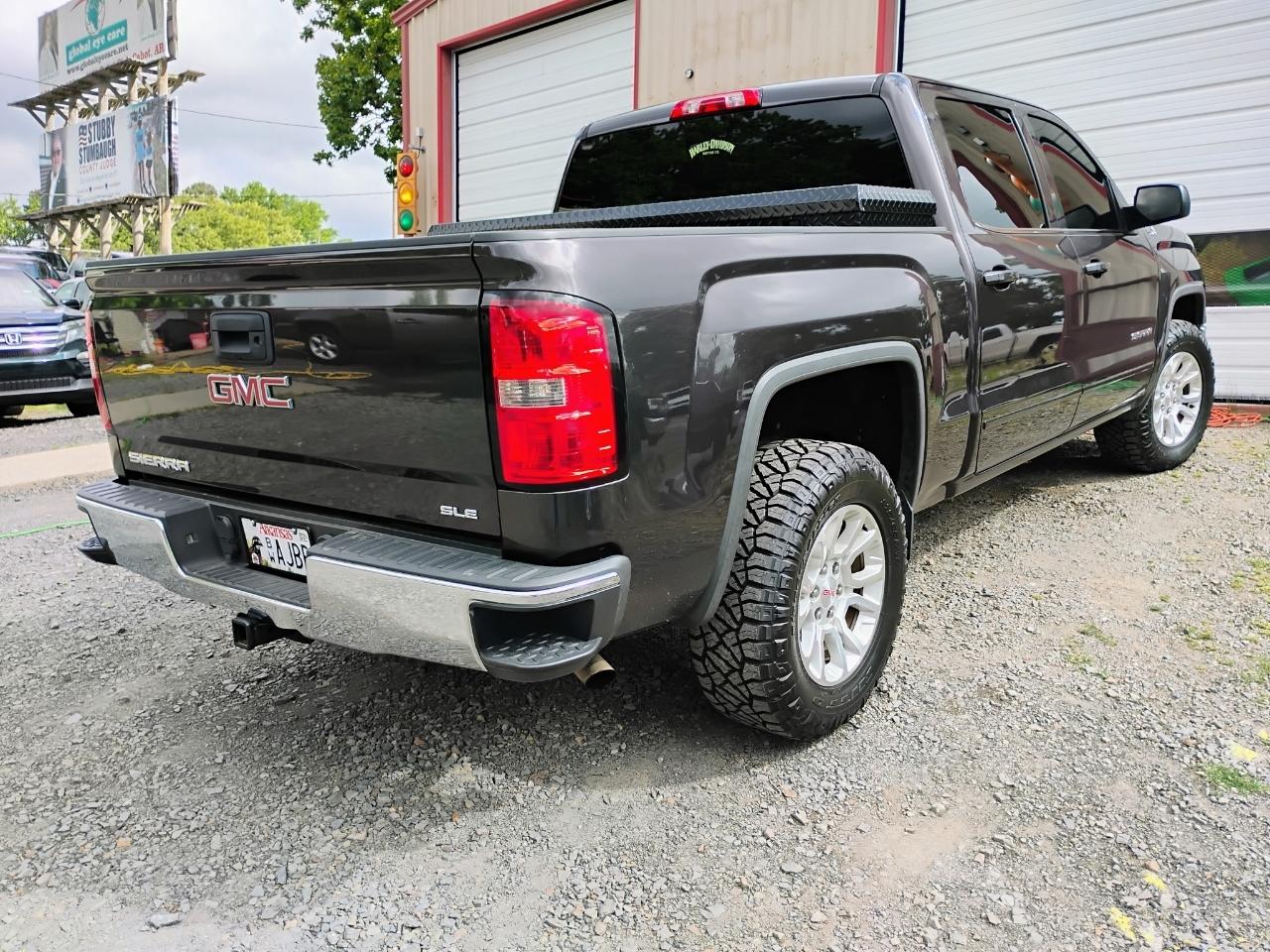 GMC Sierra 1500 4WD Crew Cab 143.5" SLE 2015