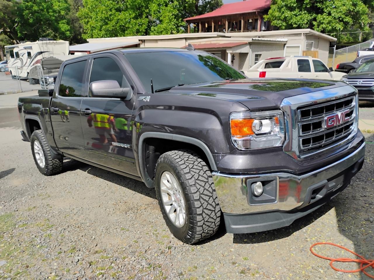 GMC Sierra 1500 4WD Crew Cab 143.5" SLE 2015