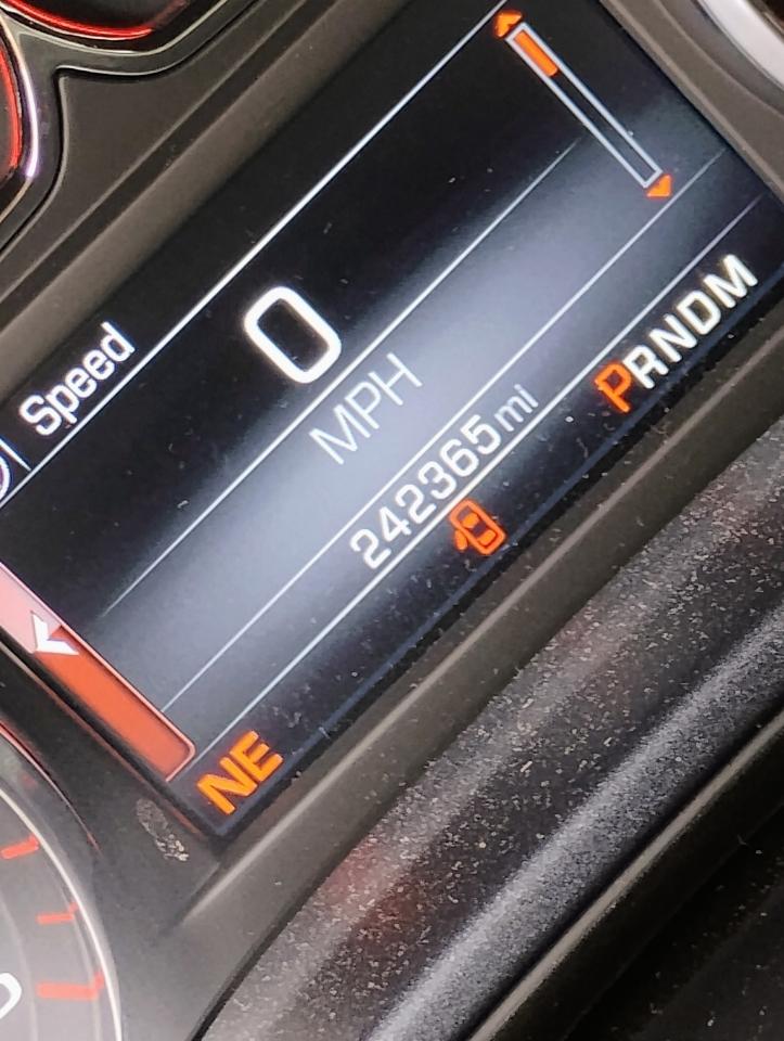 GMC Sierra 1500 4WD Crew Cab 143.5" SLE 2015