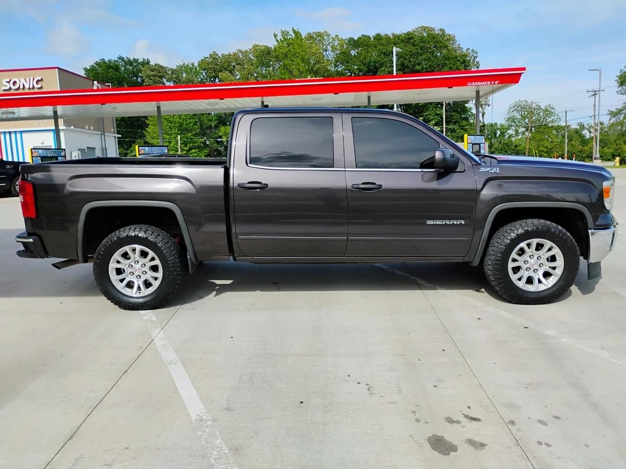 GMC Sierra 1500 4WD Crew Cab 143.5" SLE 2015