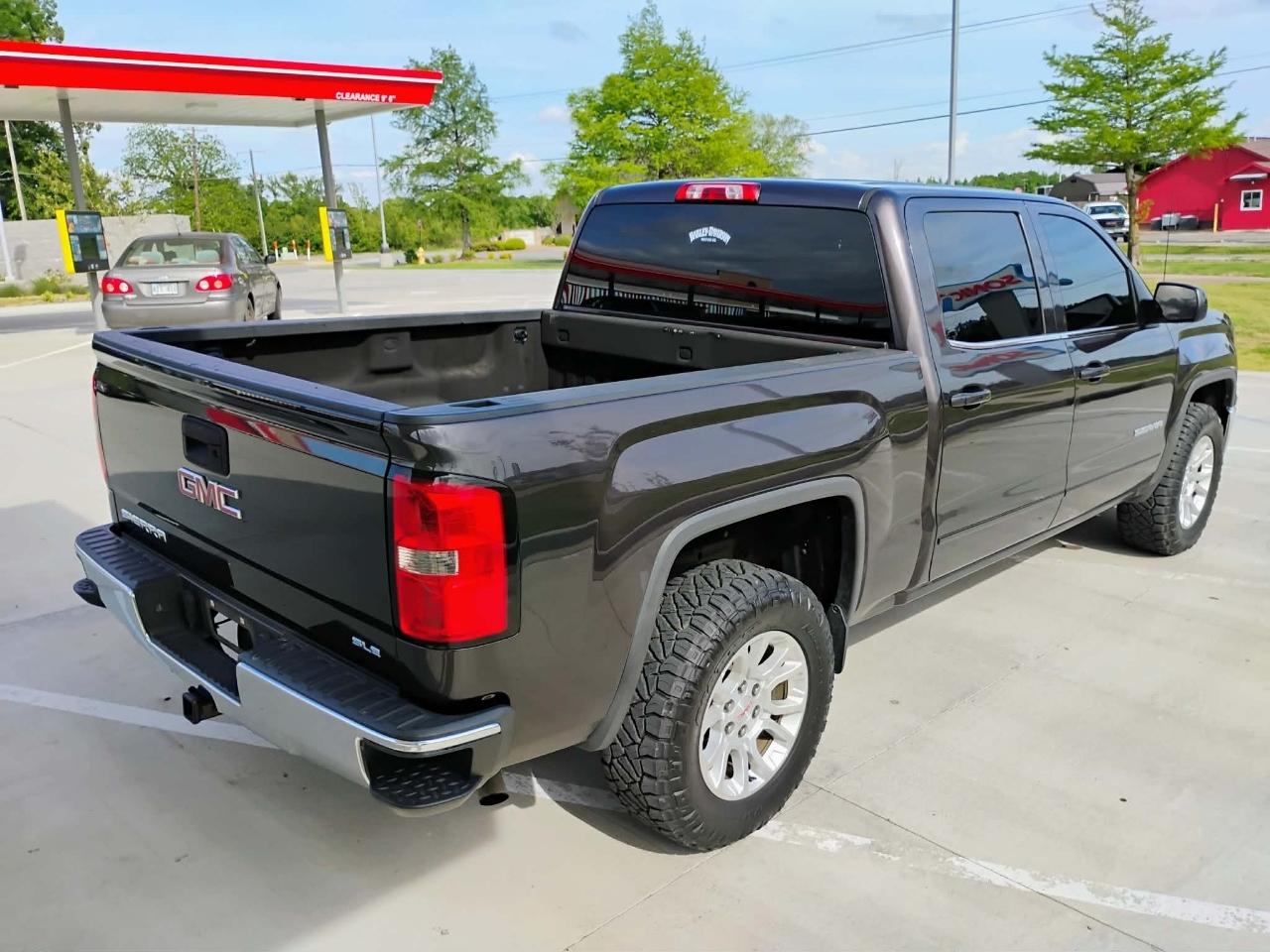 GMC Sierra 1500 4WD Crew Cab 143.5" SLE 2015