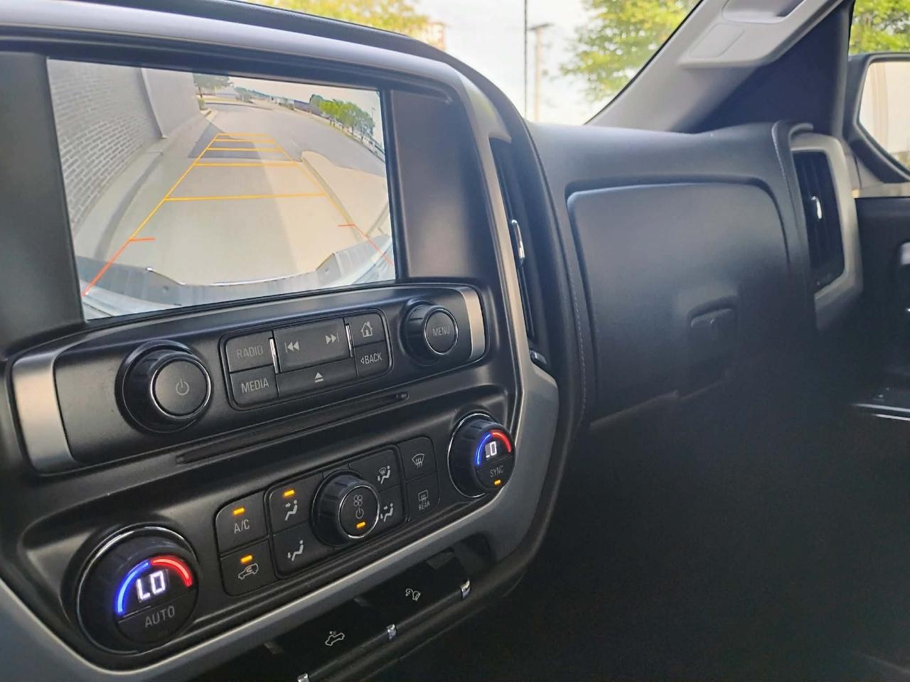 GMC Sierra 1500 4WD Crew Cab 143.5" SLE 2015