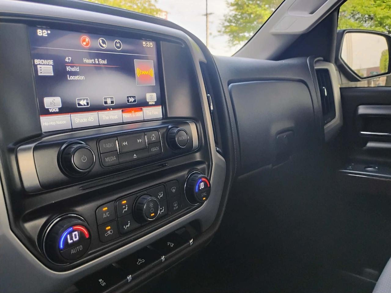 GMC Sierra 1500 4WD Crew Cab 143.5" SLE 2015