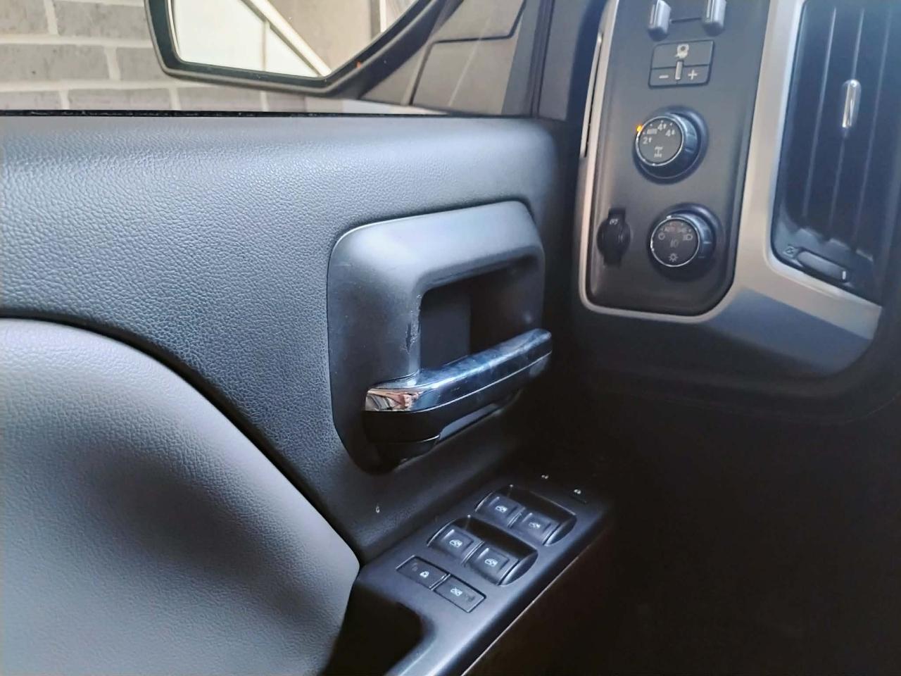 GMC Sierra 1500 4WD Crew Cab 143.5" SLE 2015