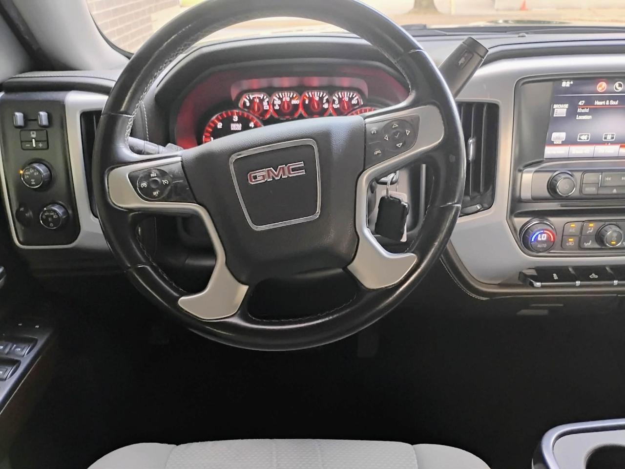 GMC Sierra 1500 4WD Crew Cab 143.5" SLE 2015