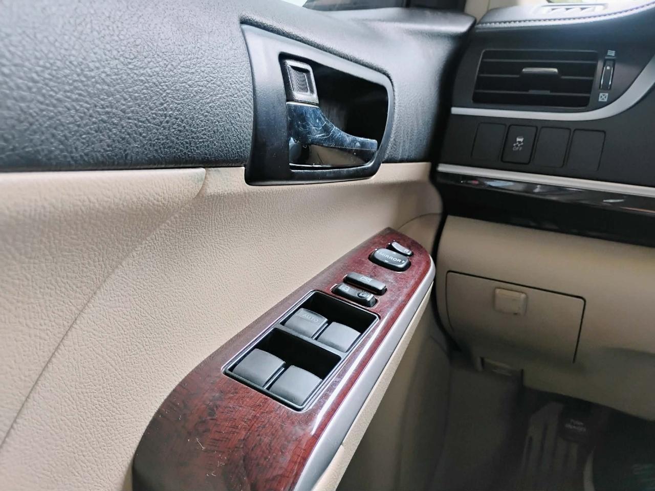 Toyota Camry 4dr Sdn I4 Auto SE Sport Limited Edition (Natl) 2012