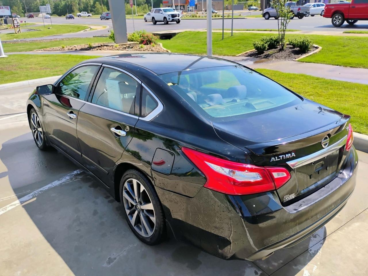 Nissan Altima 4dr Sdn I4 2.5 SR 2016
