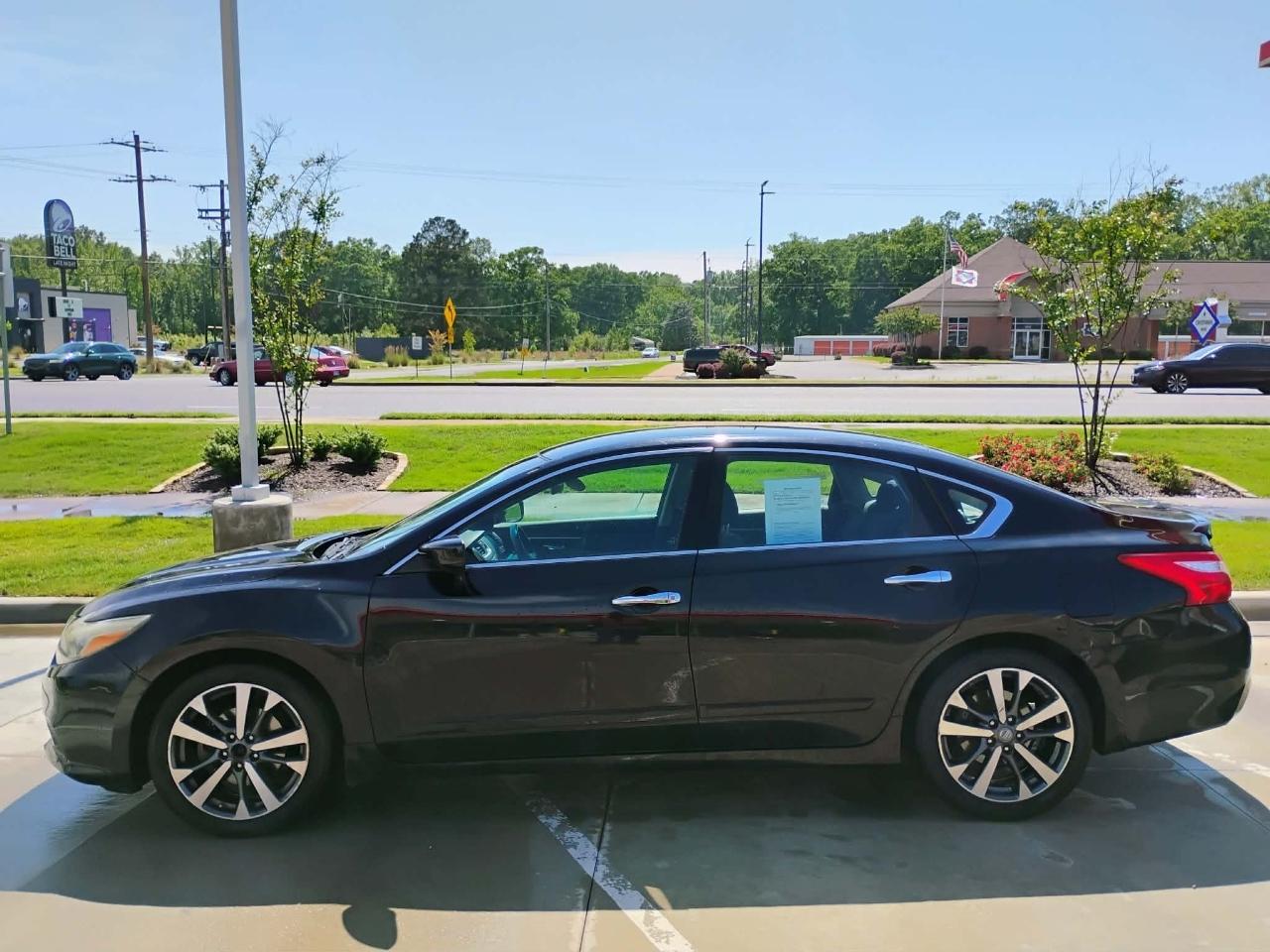 Nissan Altima 4dr Sdn I4 2.5 SR 2016