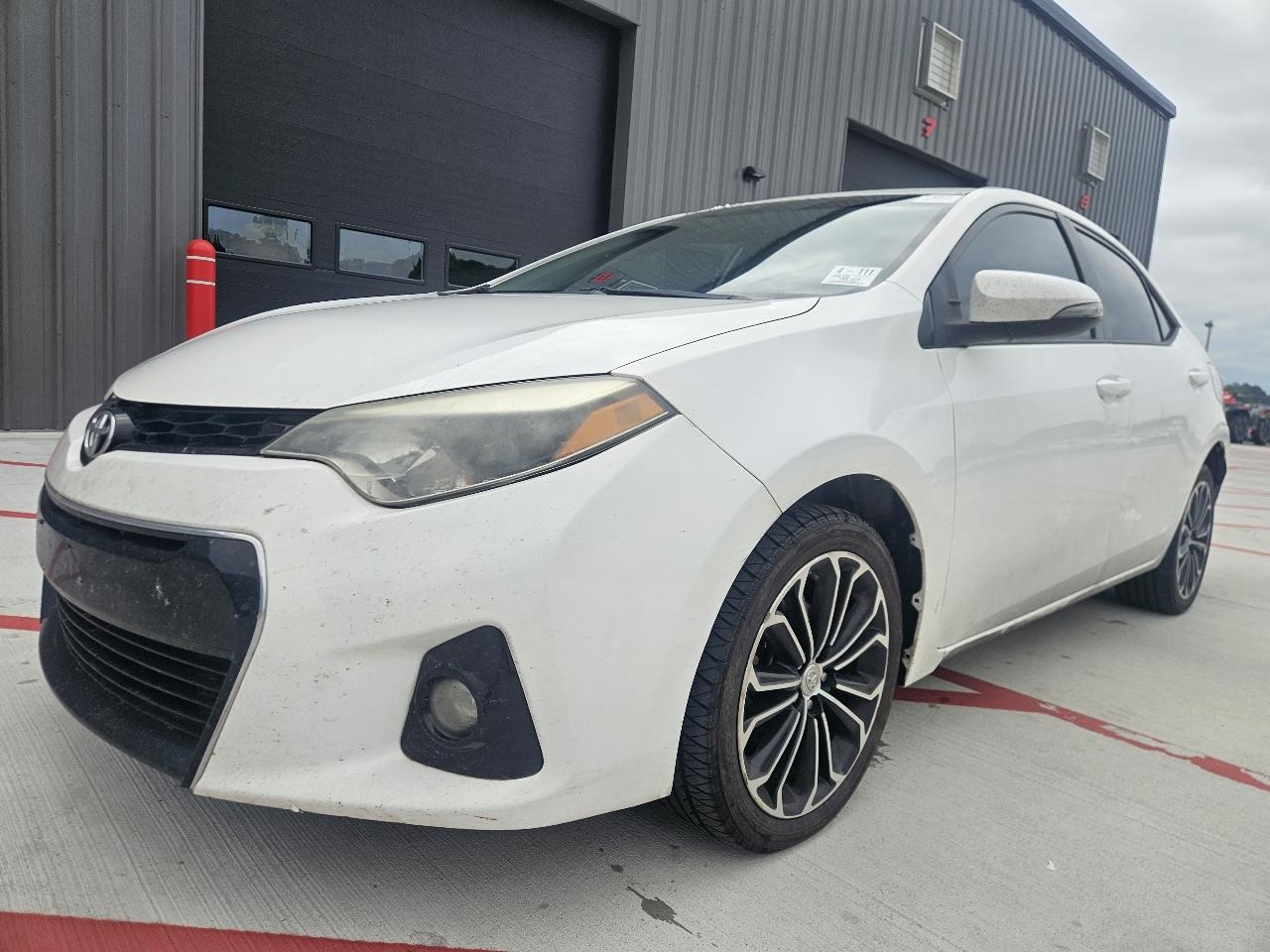 Toyota Corolla 4dr Sdn CVT LE Premium (Natl) 2015