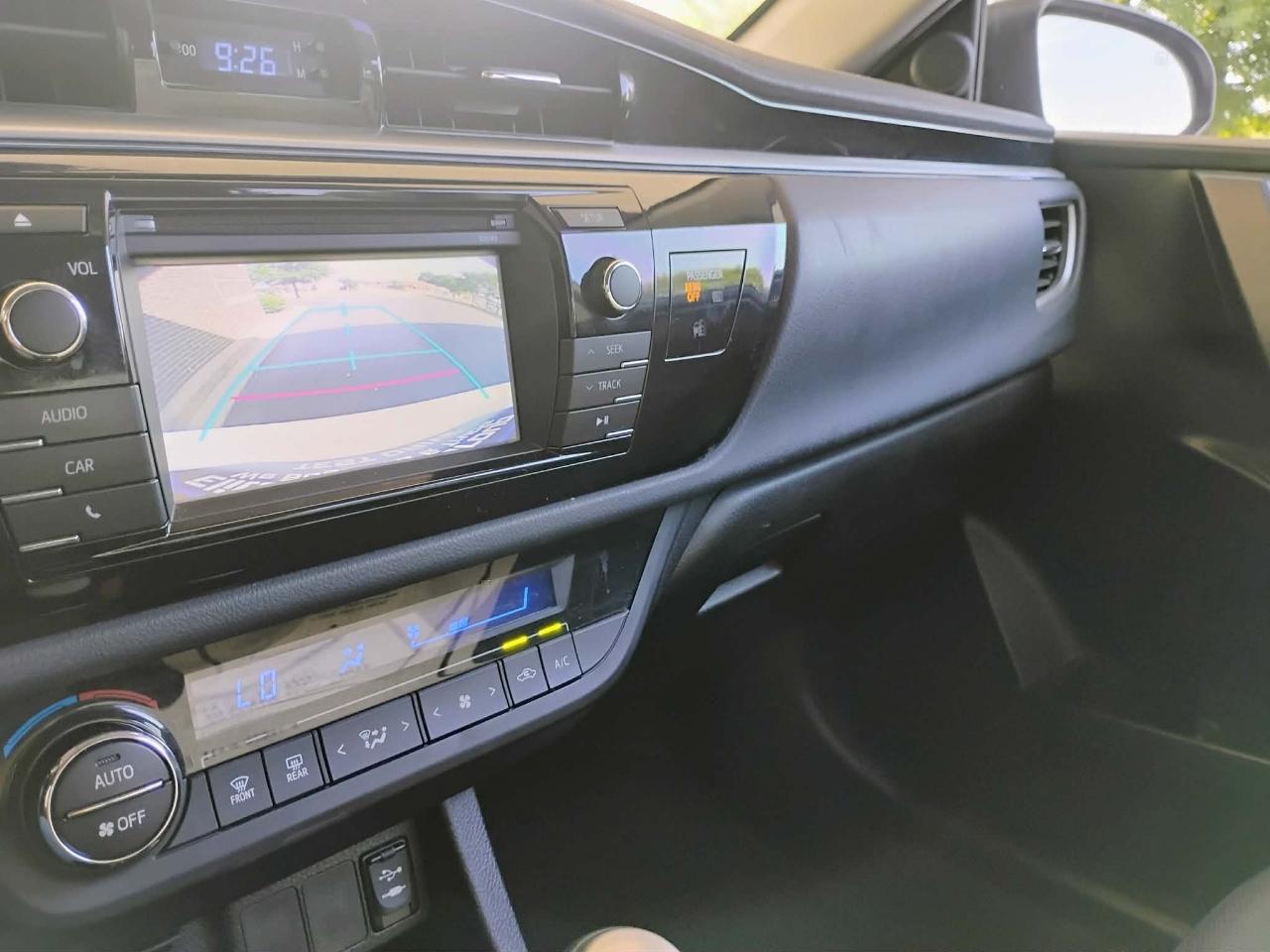 Toyota Corolla 4dr Sdn CVT LE Premium (Natl) 2015