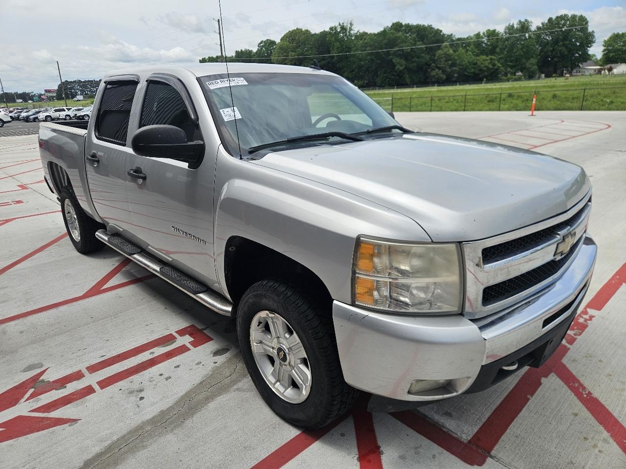 Chevrolet Silverado 1500 4WD Crew Cab 143.5" LT 2010