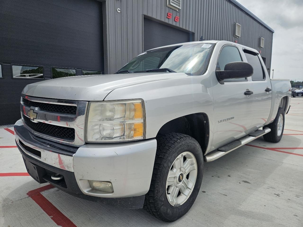 Chevrolet Silverado 1500 4WD Crew Cab 143.5" LT 2010