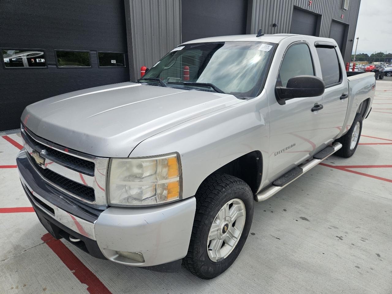 Chevrolet Silverado 1500 4WD Crew Cab 143.5" LT 2010