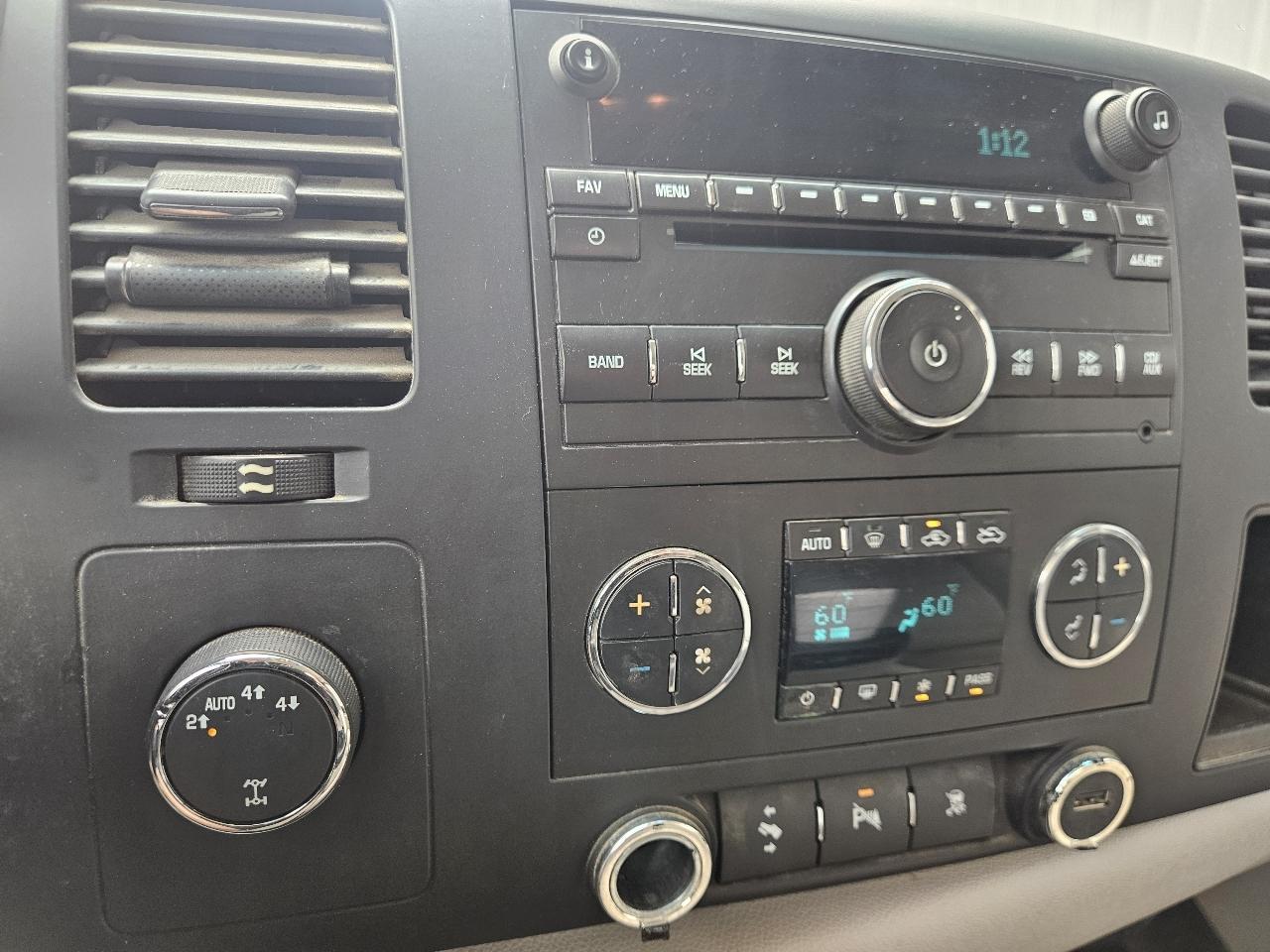 Chevrolet Silverado 1500 4WD Crew Cab 143.5" LT 2010