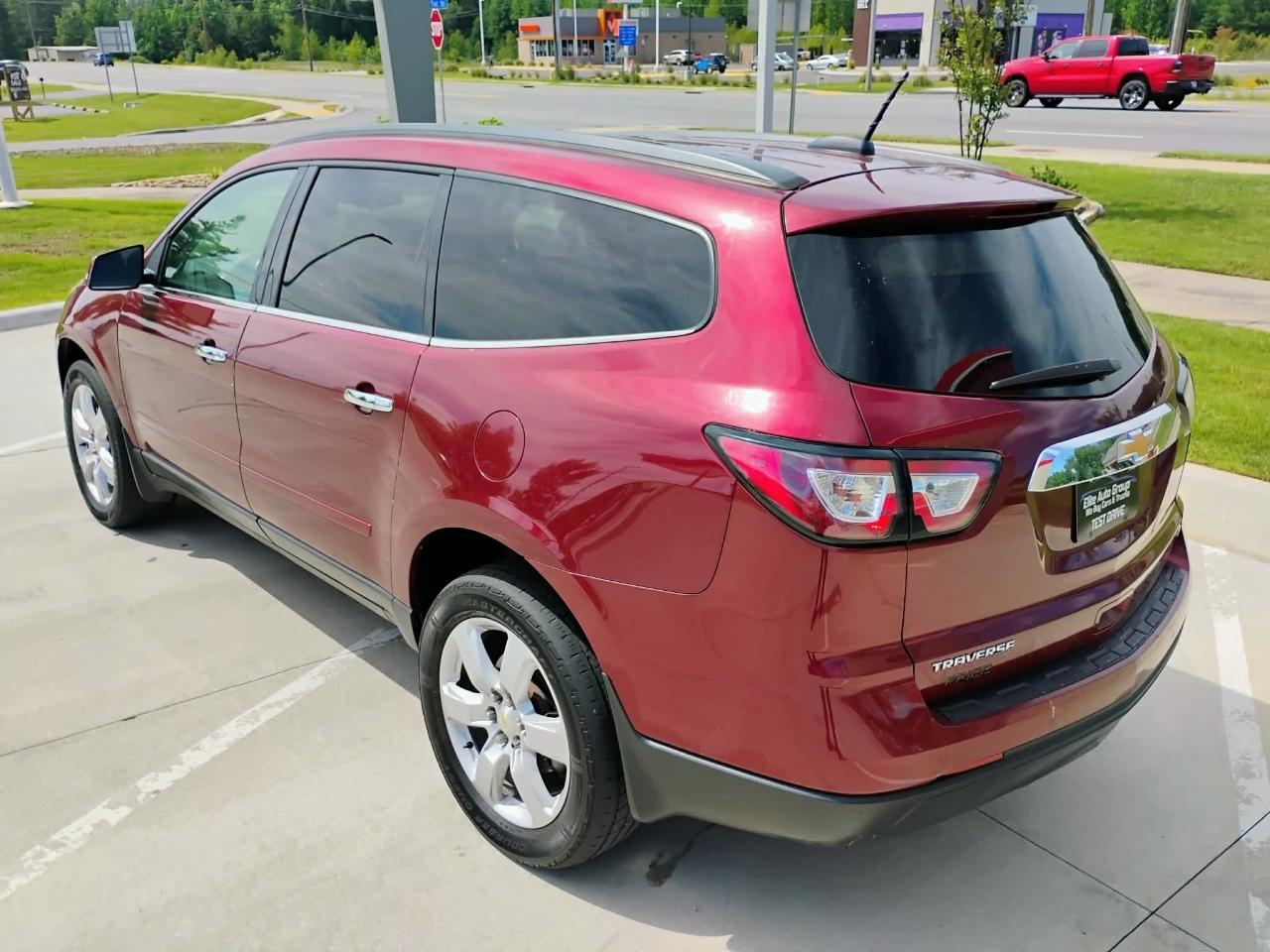 Chevrolet Traverse FWD 4dr LT w/1LT 2017