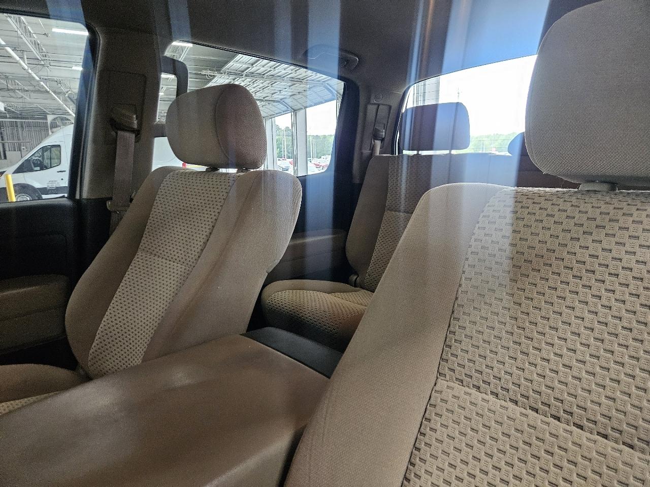 Toyota Tundra 2WD Truck CrewMax 5.7L V8 6-Spd AT (Natl) 2009