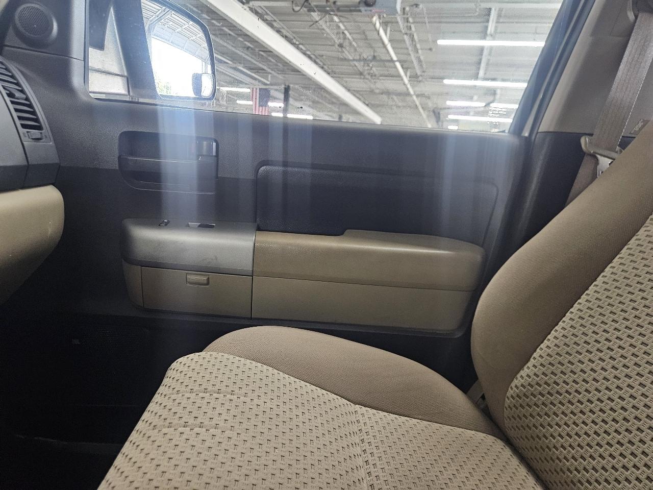 Toyota Tundra 2WD Truck CrewMax 5.7L V8 6-Spd AT (Natl) 2009