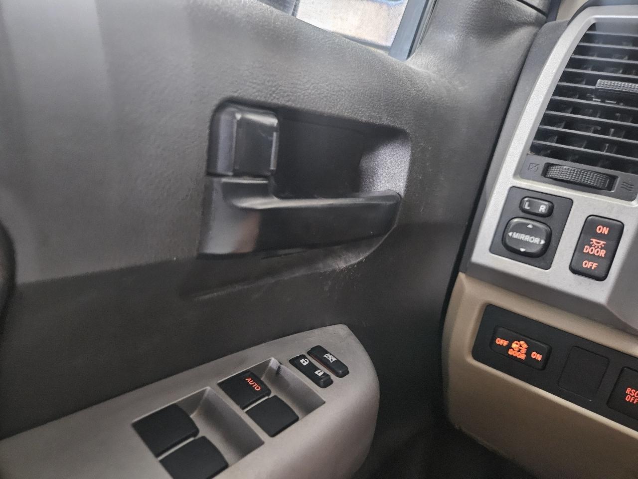 Toyota Tundra 2WD Truck CrewMax 5.7L V8 6-Spd AT (Natl) 2009