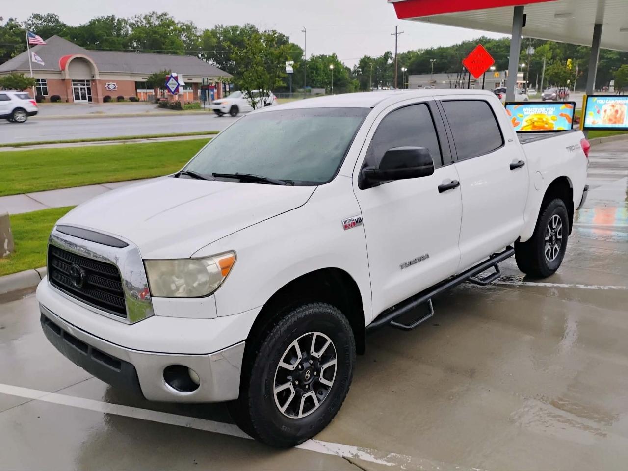 Toyota Tundra 2WD Truck CrewMax 5.7L V8 6-Spd AT (Natl) 2009