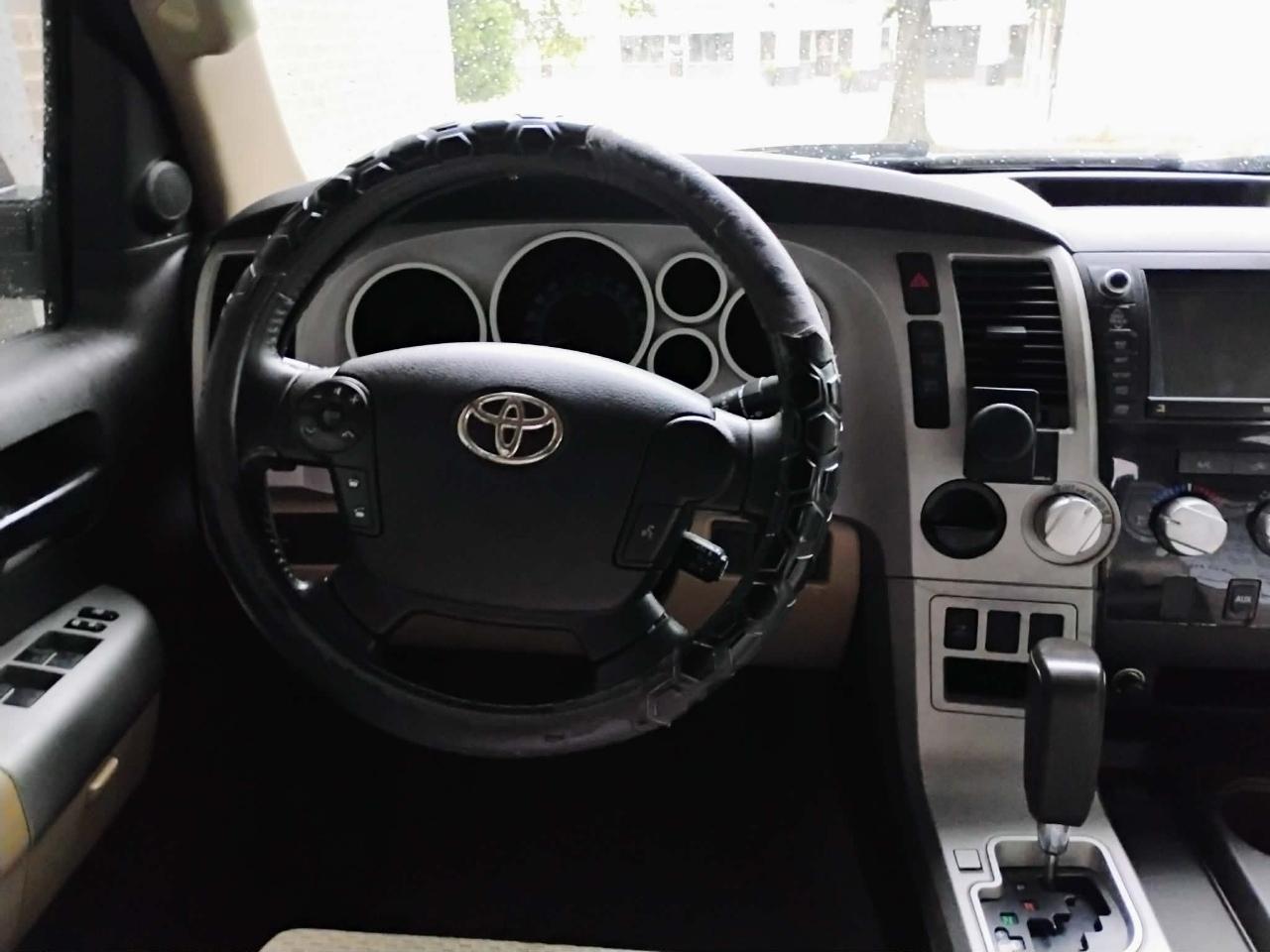 Toyota Tundra 2WD Truck CrewMax 5.7L V8 6-Spd AT (Natl) 2009