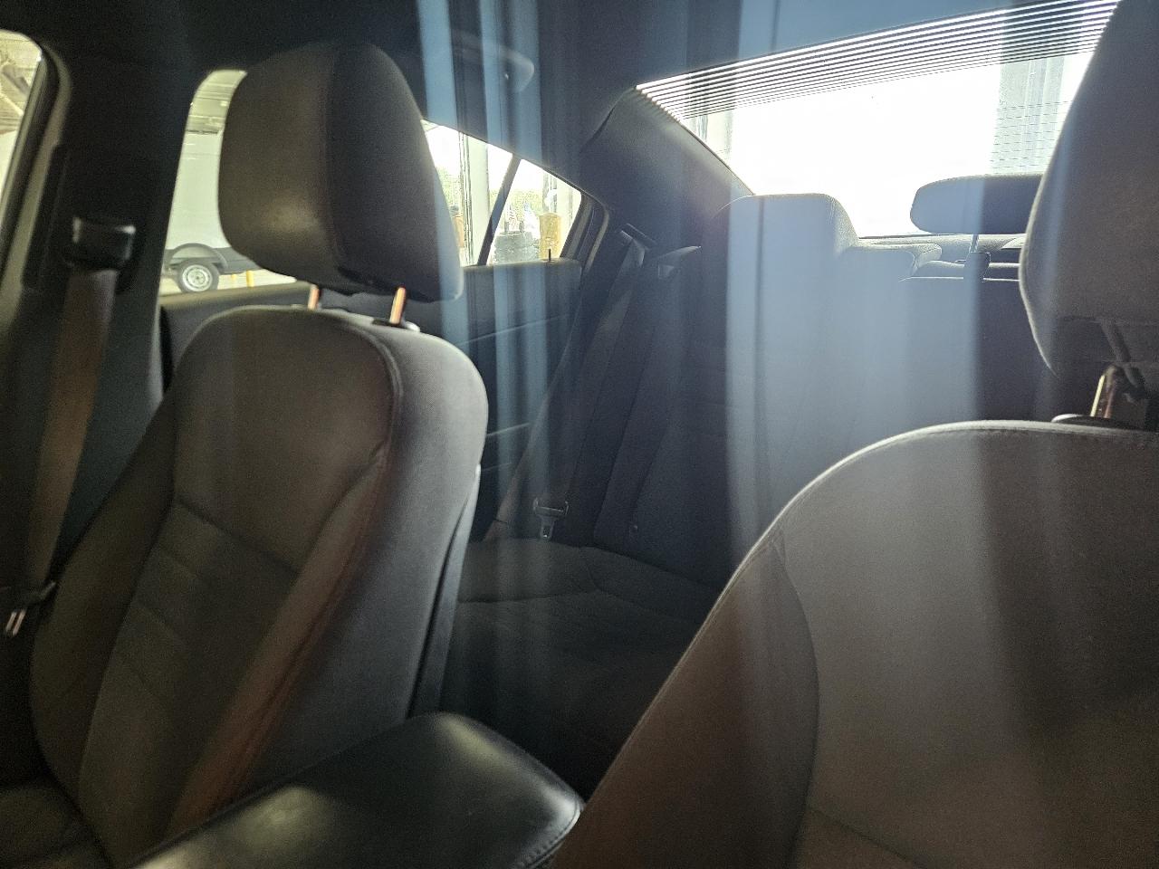 Dodge Charger 4dr Sdn SXT RWD 2014