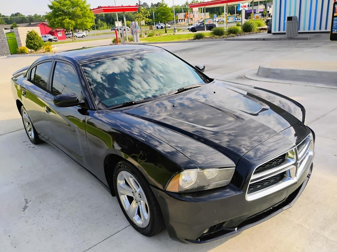 Dodge Charger 4dr Sdn SXT RWD 2014