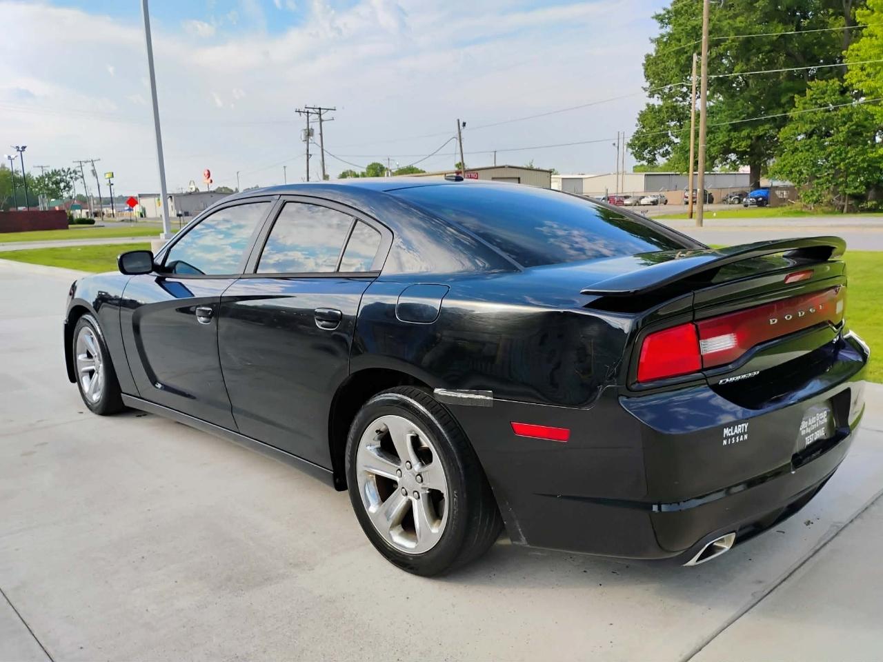 Dodge Charger 4dr Sdn SXT RWD 2014