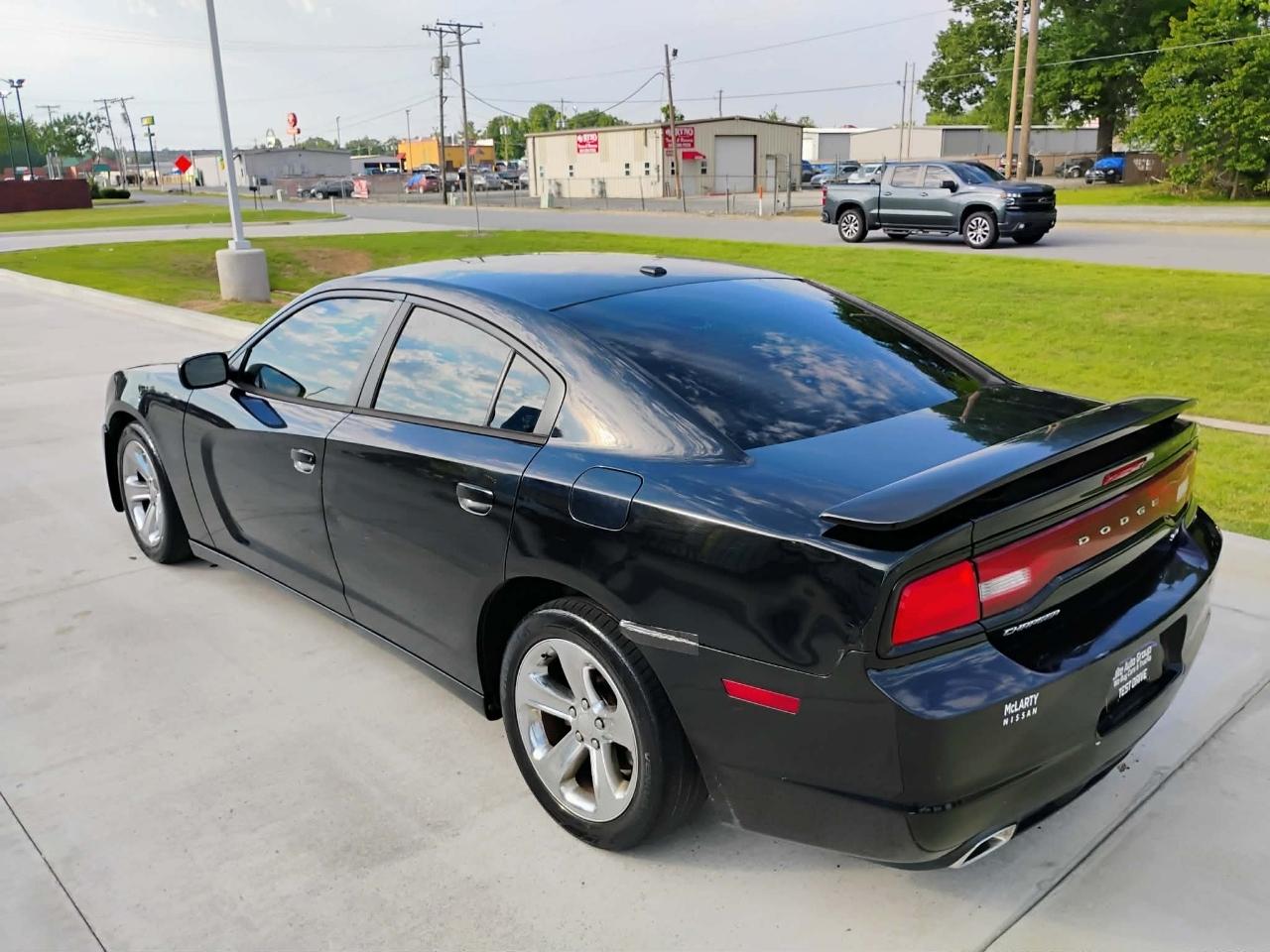 Dodge Charger 4dr Sdn SXT RWD 2014