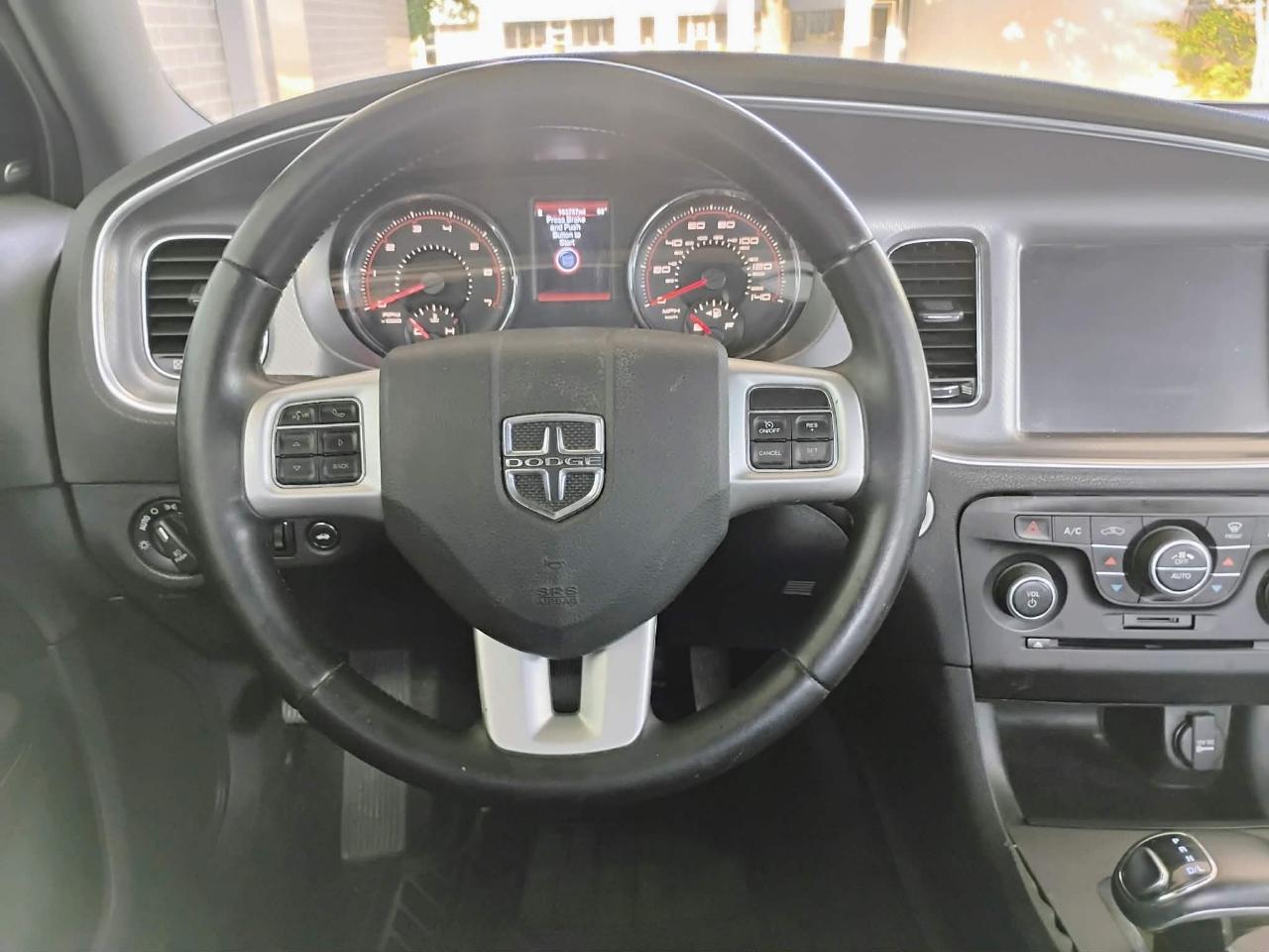 Dodge Charger 4dr Sdn SXT RWD 2014