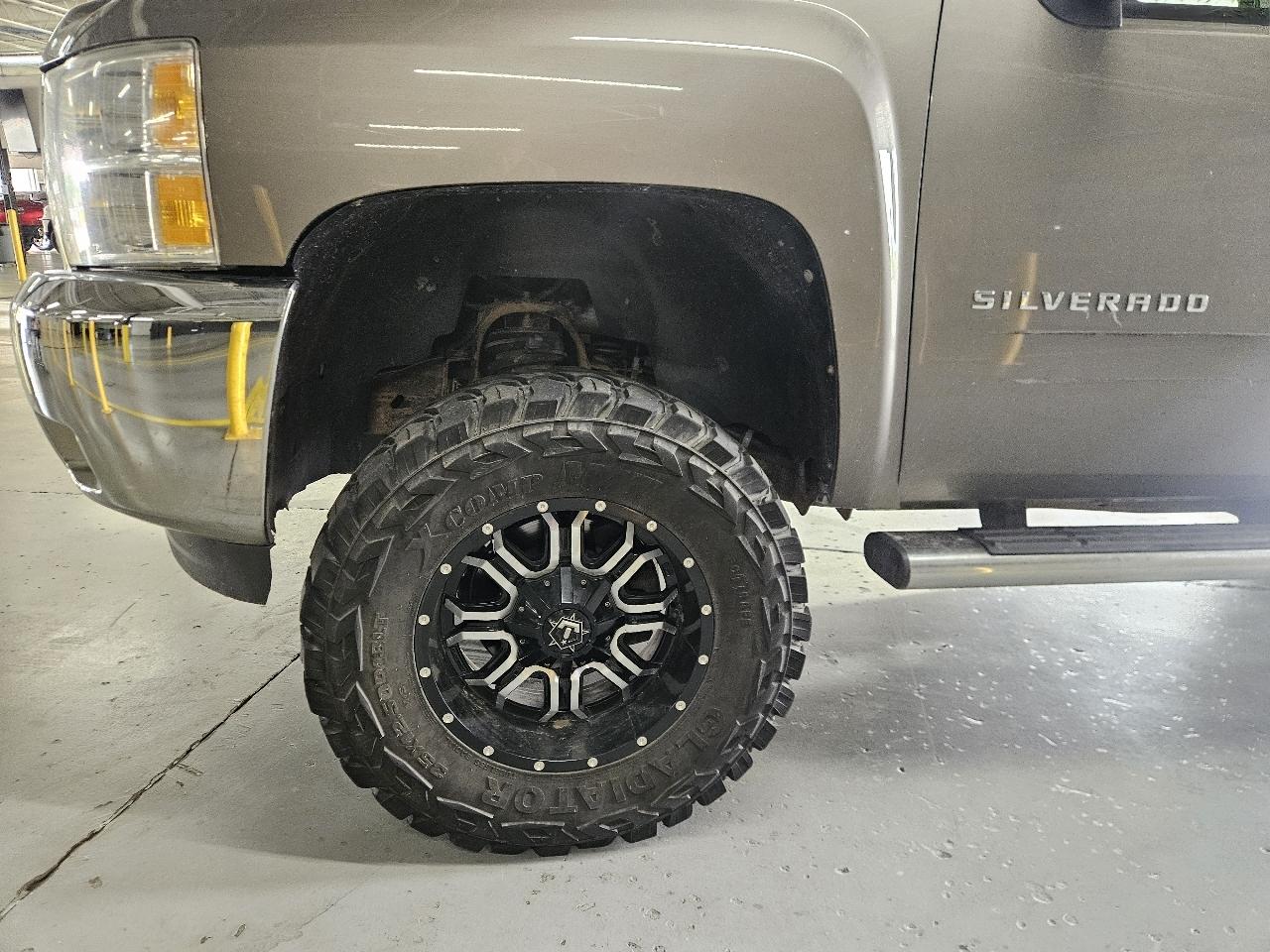 Chevrolet Silverado 1500 4WD Crew Cab 143.5" LT 2012