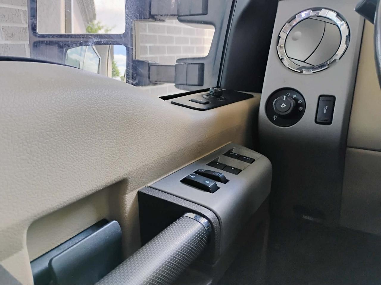 Ford Super Duty F-250 SRW 4WD Crew Cab 156" Lariat 2013