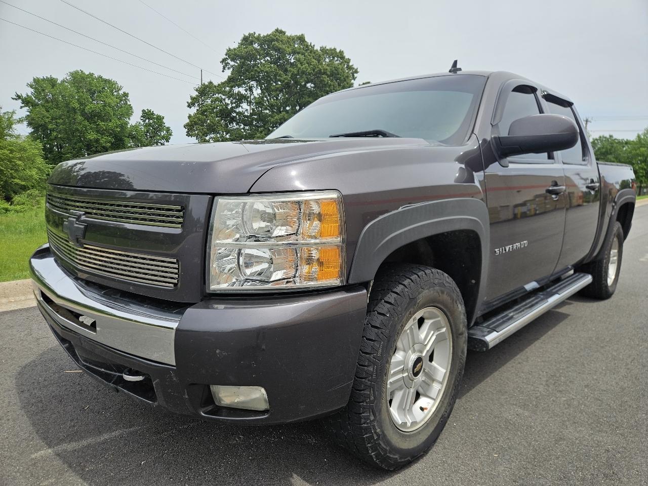 Chevrolet Silverado 1500 4WD Crew Cab 143.5" LT 2010