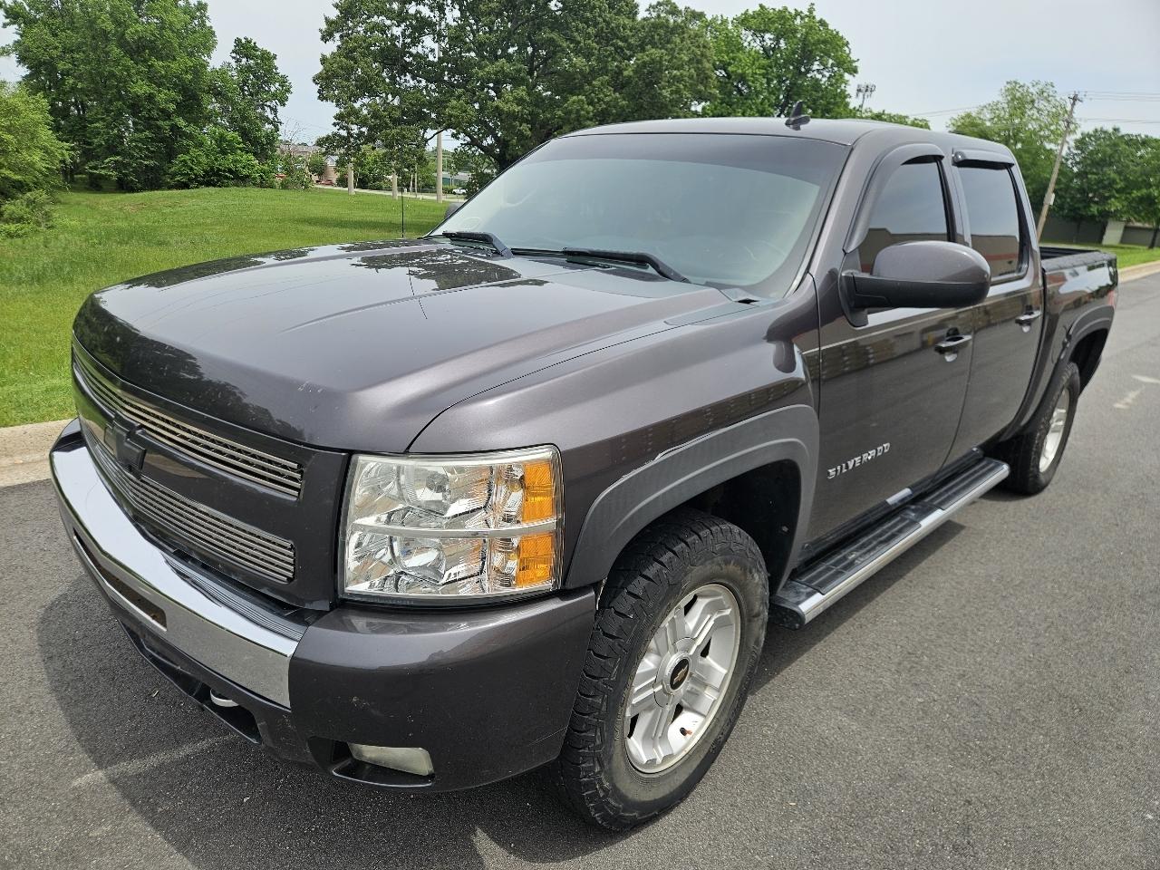 Chevrolet Silverado 1500 4WD Crew Cab 143.5" LT 2010