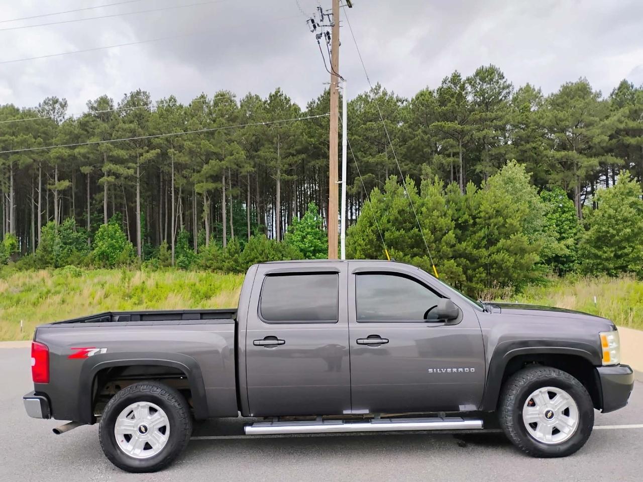 Chevrolet Silverado 1500 4WD Crew Cab 143.5" LT 2010