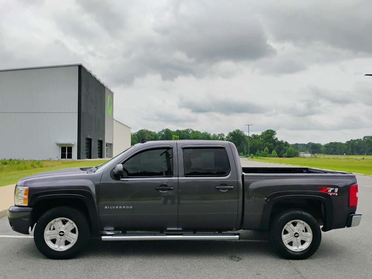 Chevrolet Silverado 1500 4WD Crew Cab 143.5" LT 2010
