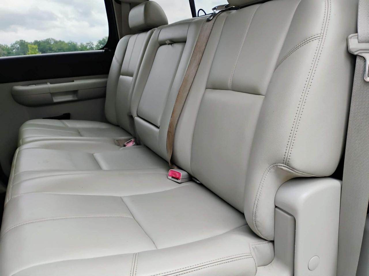 Chevrolet Silverado 1500 4WD Crew Cab 143.5" LT 2010