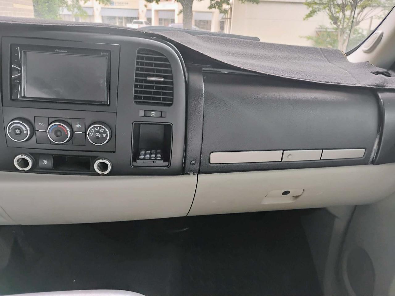 Chevrolet Silverado 1500 4WD Crew Cab 143.5" LT 2010
