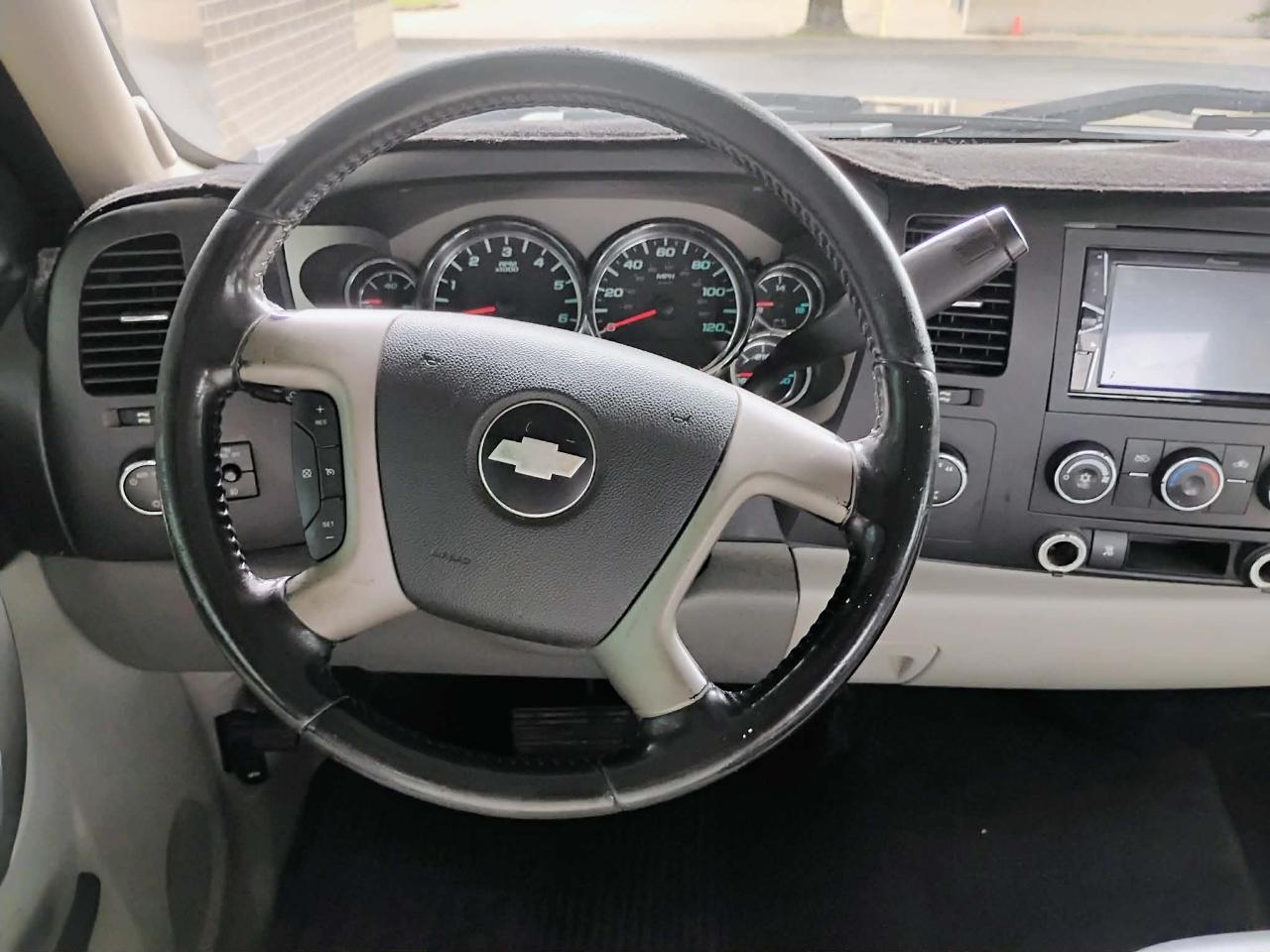 Chevrolet Silverado 1500 4WD Crew Cab 143.5" LT 2010