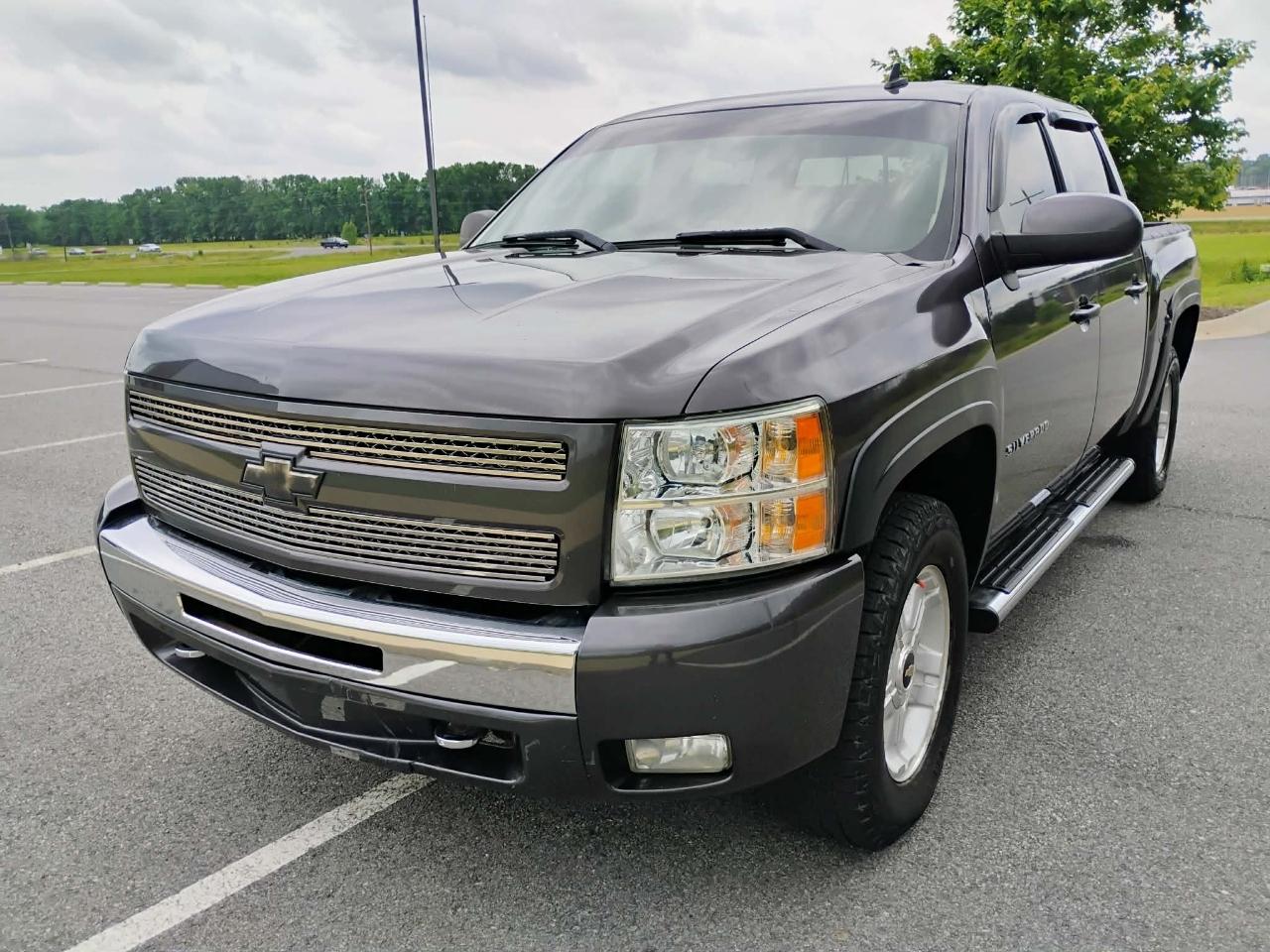 Chevrolet Silverado 1500 4WD Crew Cab 143.5" LT 2010