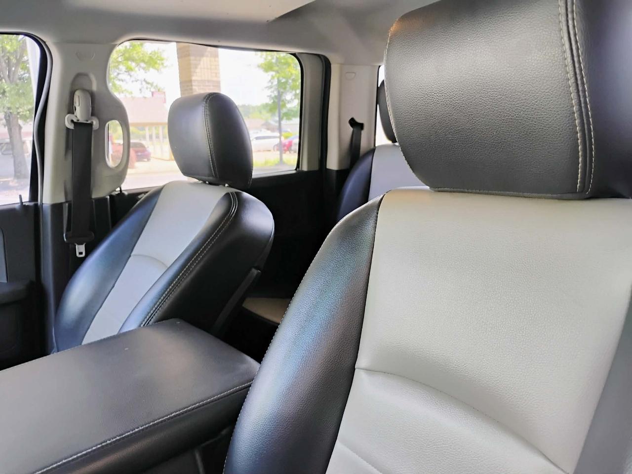 RAM 2500 4WD Crew Cab 169" ST 2012
