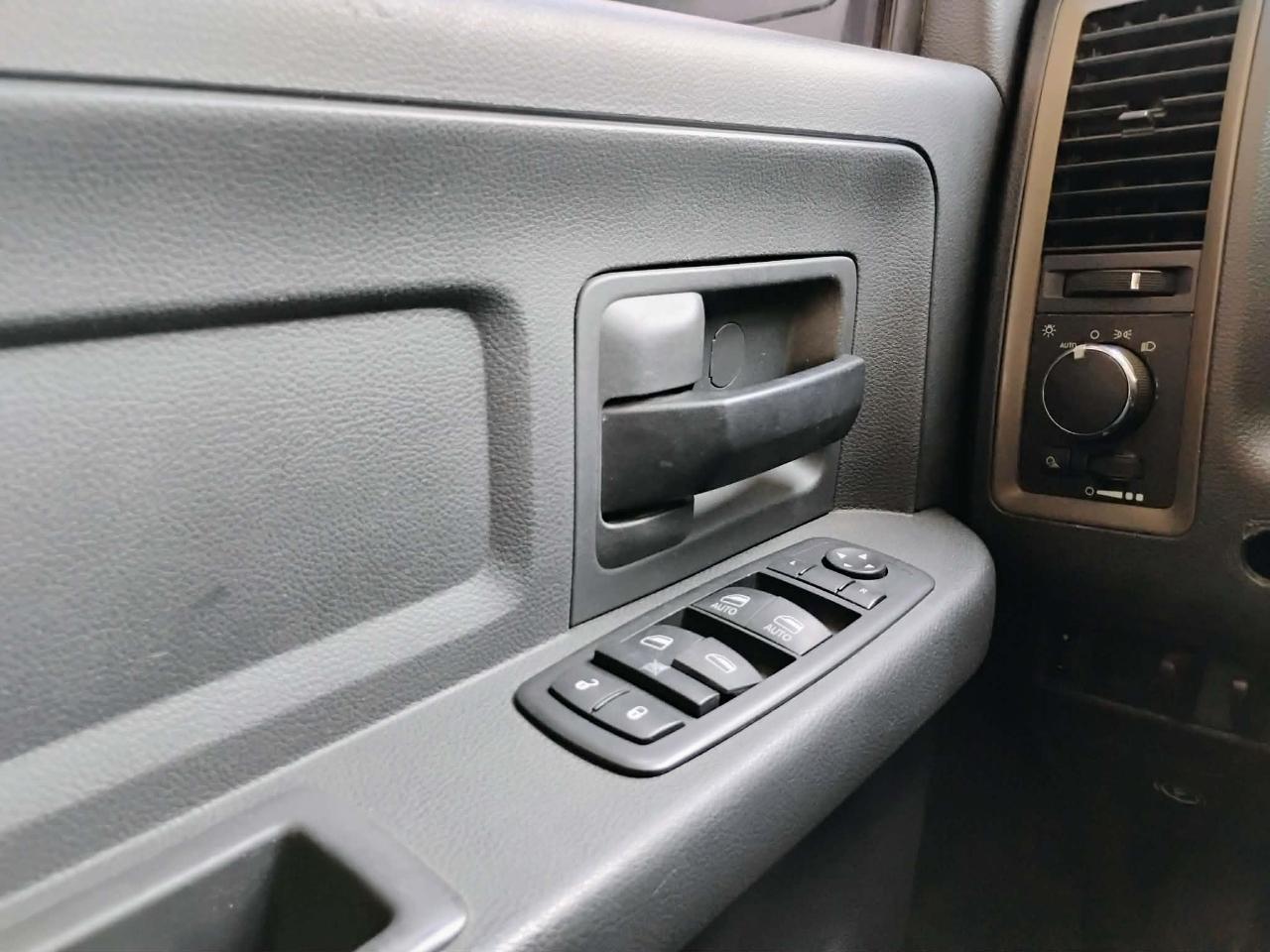 RAM 2500 4WD Crew Cab 169" ST 2012