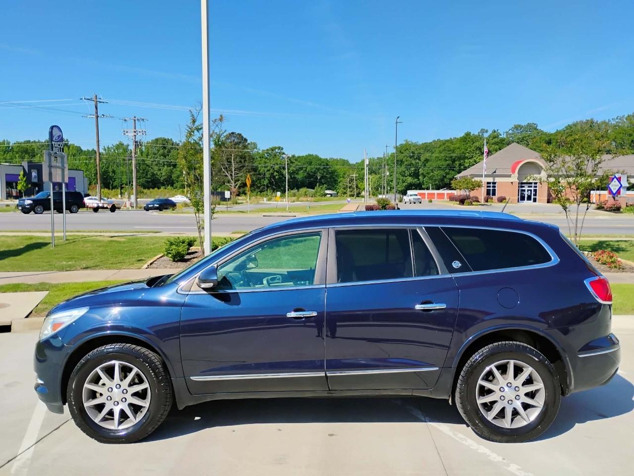 Buick Enclave FWD 4dr Leather 2017