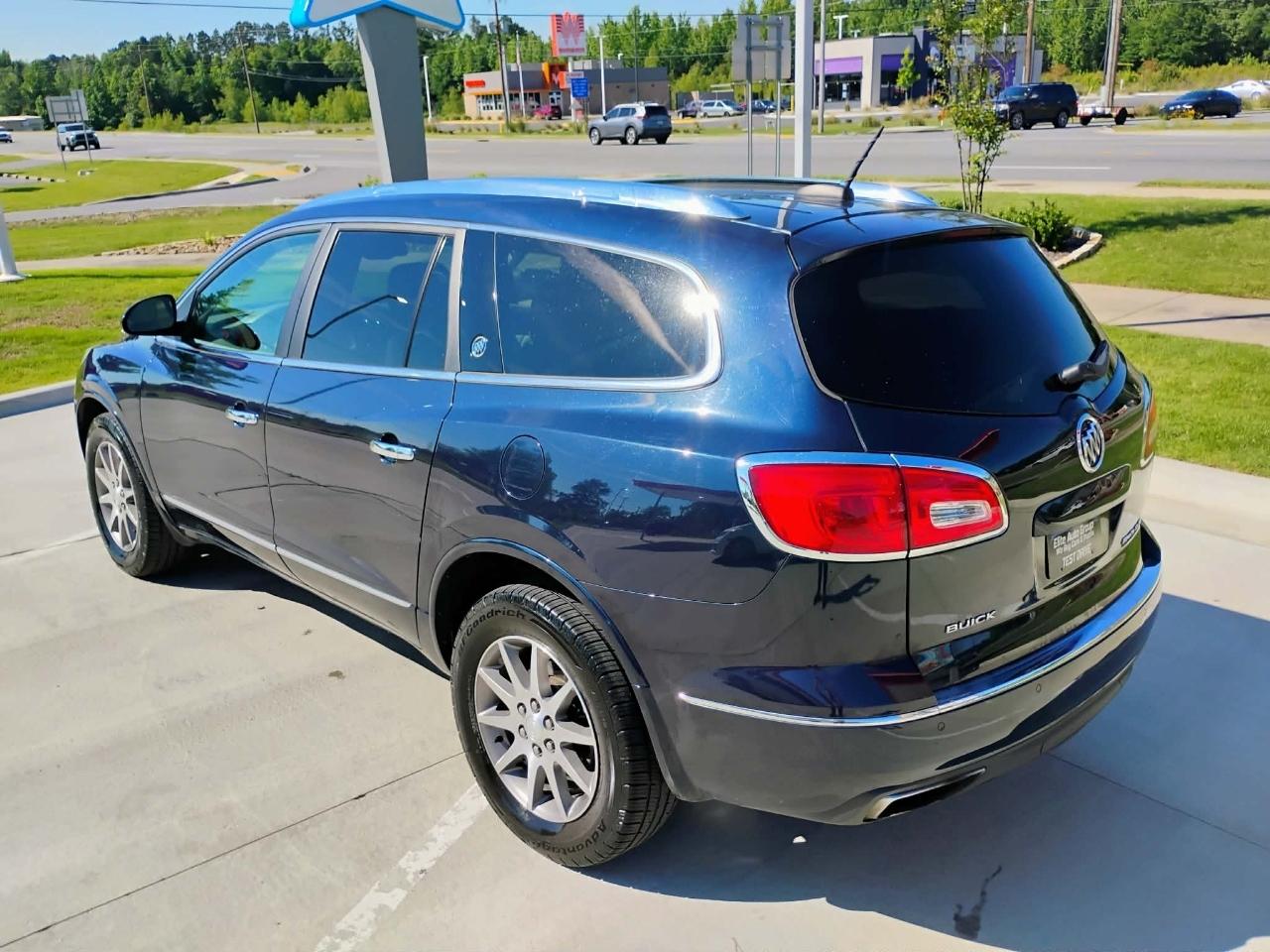 Buick Enclave FWD 4dr Leather 2017