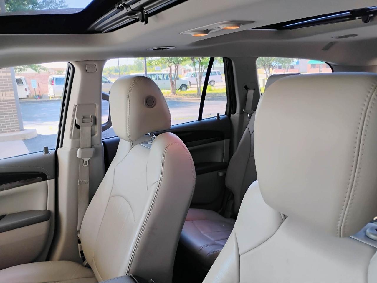 Buick Enclave FWD 4dr Leather 2017