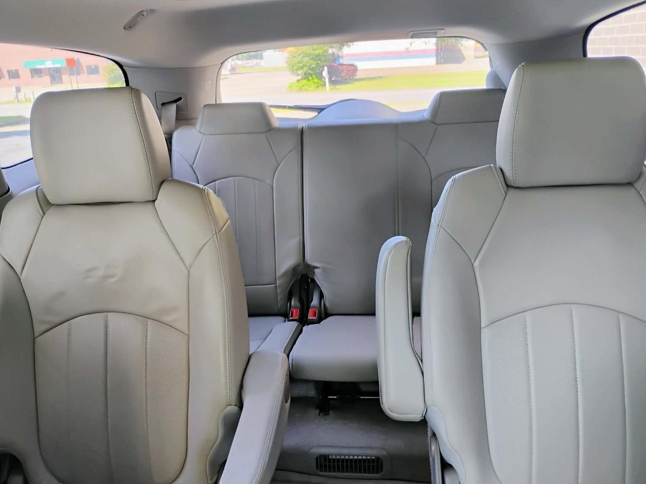 Buick Enclave FWD 4dr Leather 2017